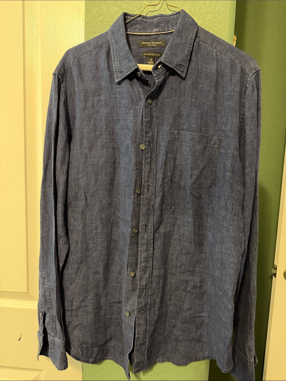 Banana Republic Camden Fit Men's Indigo Chambray Button-Down Shirt